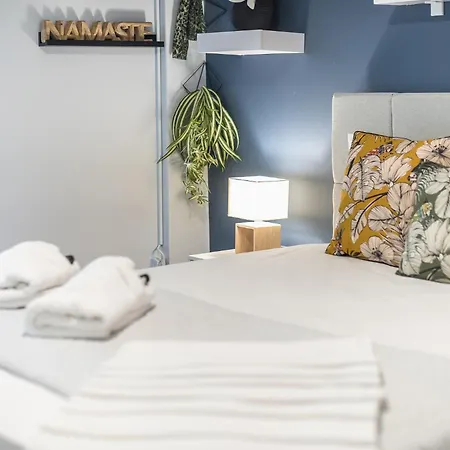 Nest By Cloudkeys Apartment